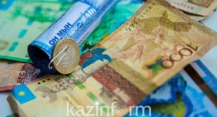 Замглавы УОЗ Алматы отстранили от работы из-за скандального видео
