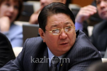 Фотография к новости: "Хорошая политика почти всегда означает плохую экономику" — депутат о влиянии на РК антироссийских санкций