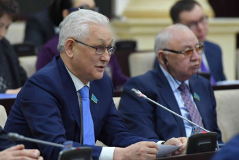 Фотография к новости: "Ямы и ухабы". Сенатор раскритиковал ремонт дорог в СКО