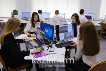 Фотография к новости: "Тот самый" — три истории о любви в Сети