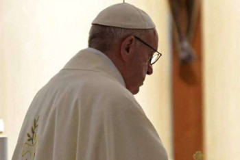 Фотография к новости: Папа Римский назвал расизмом отношение к украинским беженцам в Европе