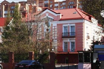 Фотография к новости: Посольство РК в Украине пока работает во Львове