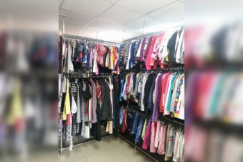 Фотография к новости: Как помогают нуждающимся людям в благотворительном магазине в Нур-Султане