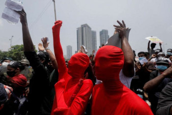 Фотография к новости: Полиция на Шри-Ланке открыла огонь по протестующим, один человек погиб