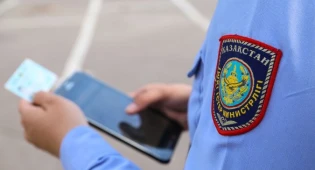 Ожерелье за 200 тысяч тенге сорвали грабители с женщины в Таразе