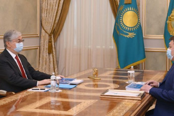 Фотография к новости: Токаев поручил активизировать трансформацию партии Amanat
