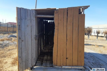 Фотография к новости: Сколько уличных туалетов осталось в школах Казахстана