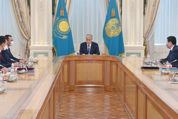 Фотография к новости: Токаев провел совещание по поправкам в Конституцию