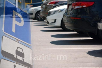 Фотография к новости: Платные алматинские парковки вернут в коммунальную собственность