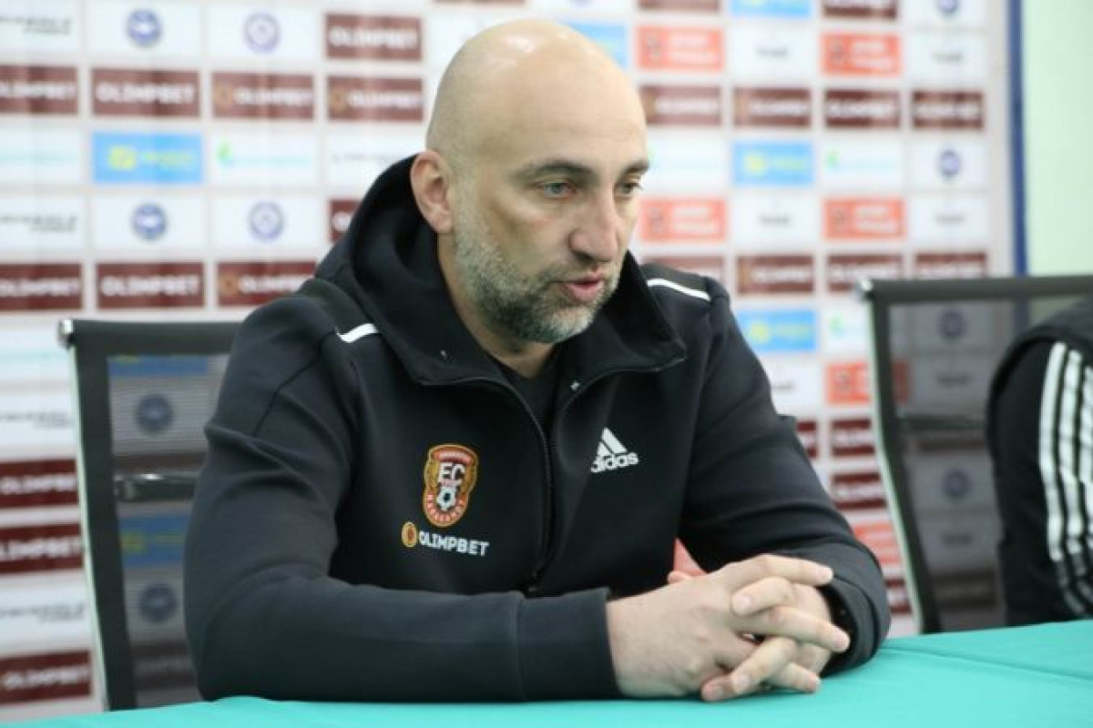 Российский тренер готовится возглавить сборную Казахстана по футболу