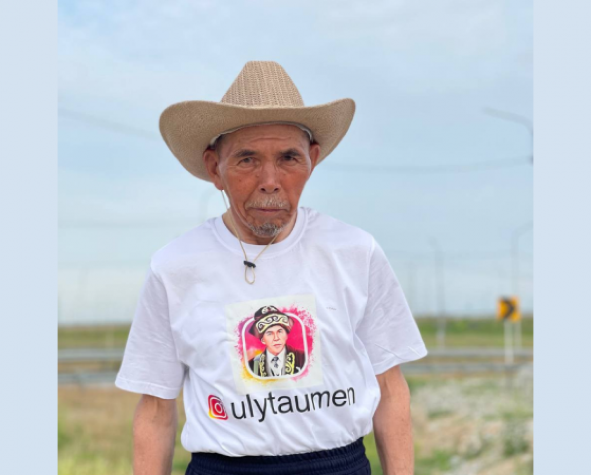 72-летний марафонец пешком преодолел 1000 километров и решил обойти весь Казахстан