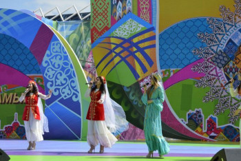 Фотография к новости: Казахстанцев поздравили премьер и министры