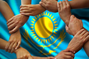 Фотография к новости: "Казахстану надо закрепить в Конституции общестрановой девиз" — эксперт