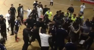 Игроки подрались на чемпионате Казахстана по футзалу