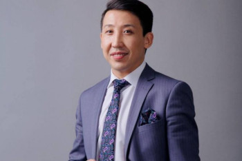 Фотография к новости: О выгорании и новых вызовах — знаменитый учитель физики Асхат Жумабеков в гостях у "Детей маминой подруги"