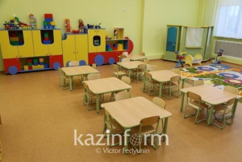 Фотография к новости: Физрук запер девочку в тёмной комнате детсада в Нур-Султане: мужчину уволили