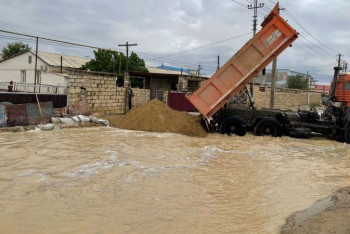 Фотография к новости: Наводнение в Мангистау: сельчане не могут выйти из своих домов