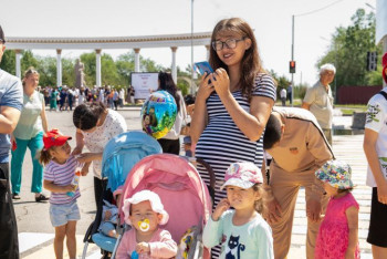 Фотография к новости: Жители Конаева празднуют переименование города
