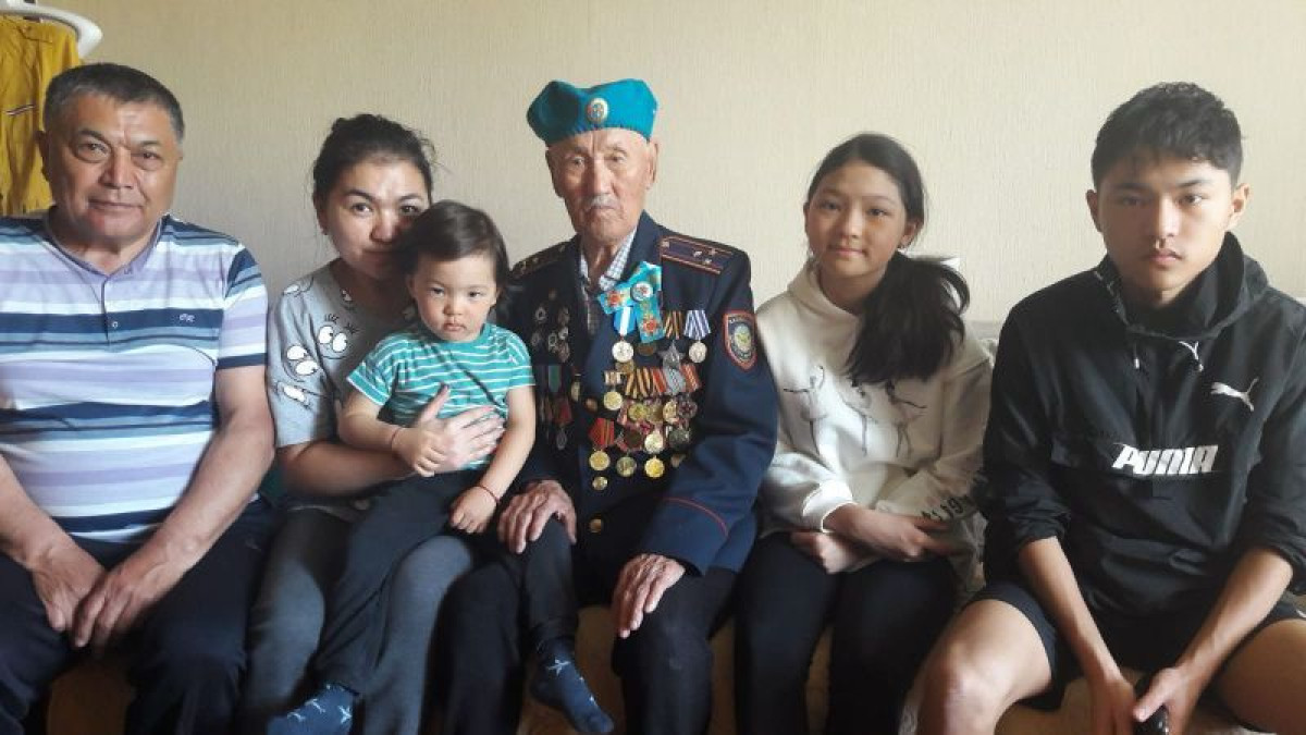 из архива семьи Айдархана Байкена