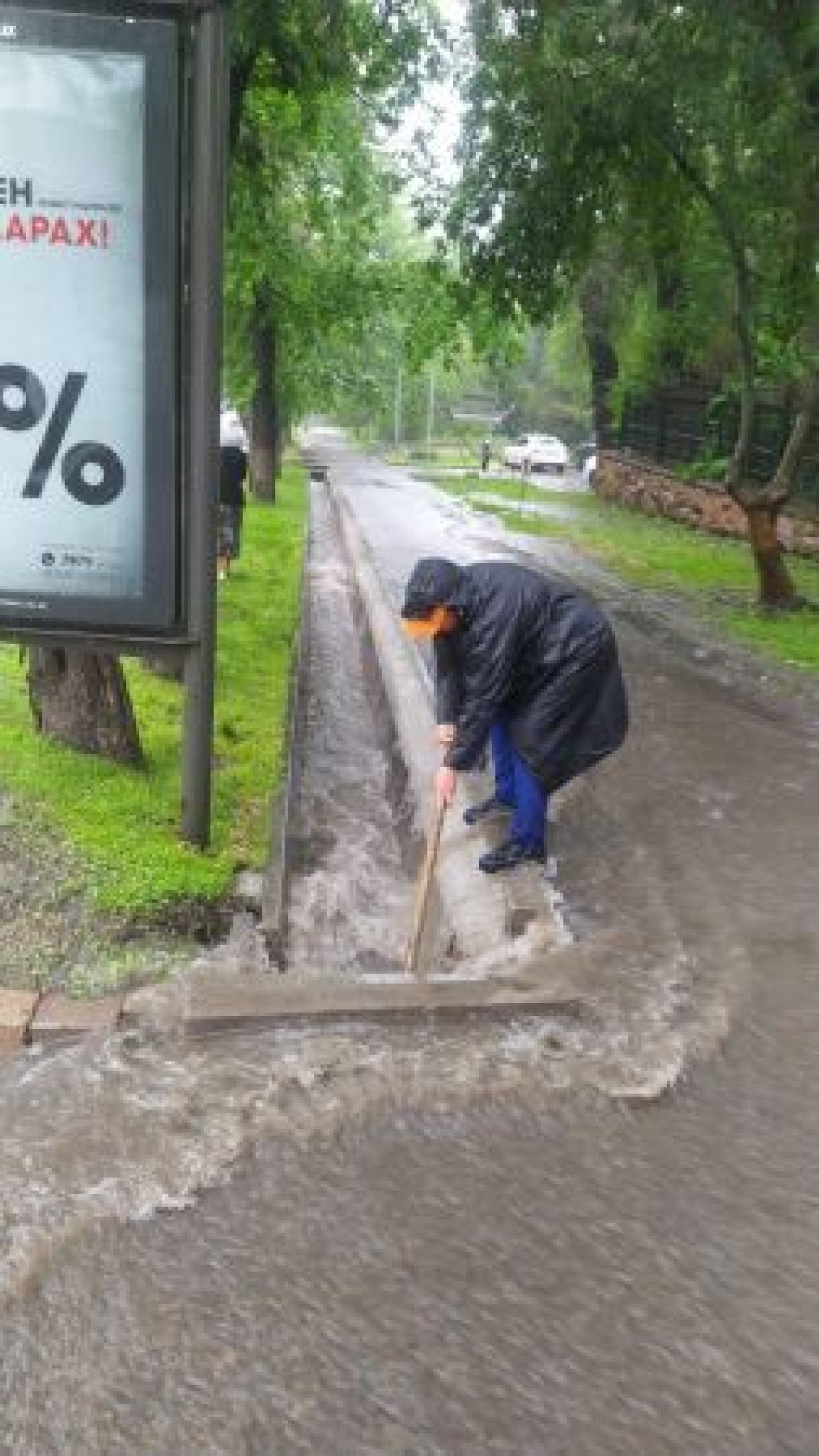 Венецианский Алматы: улицы города затопило после ливня