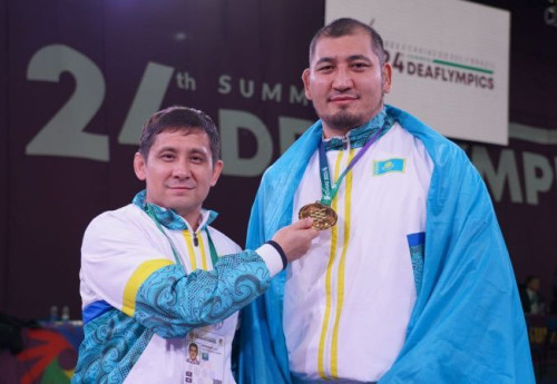 Фотография к новости: Казахстанский спортсмен стал чемпионом Сурдлимпийских игр