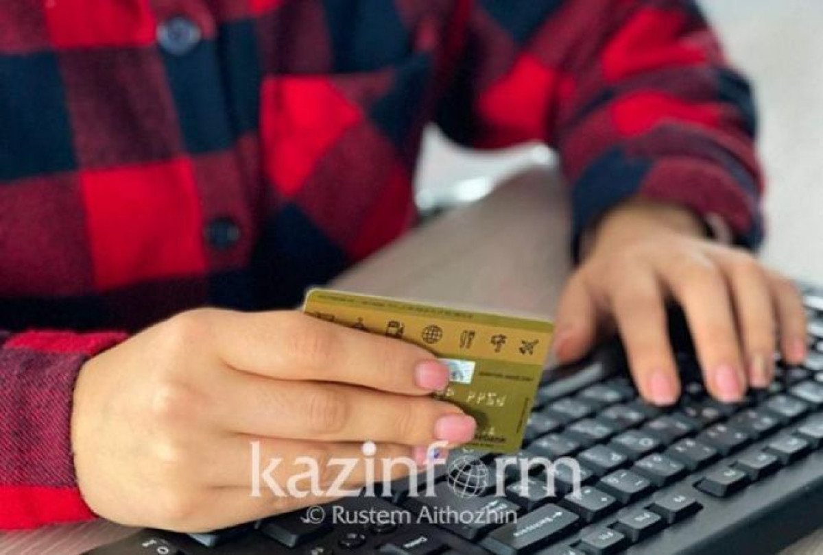 Казахстанцев предупреждают об активизации мошенников, действующих от имени Нацбанка