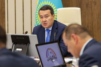 Фотография к новости: Премьер РК поручил рассмотреть вопрос повышения зарплаты нефтяникам