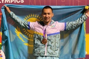 Фотография к новости: Казахстанец стал чемпионом Сурдлимпийских игр