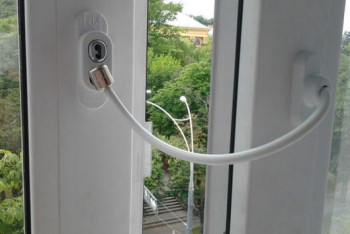 Фотография к новости: Ребёнок упал с девятого этажа в Павлодаре