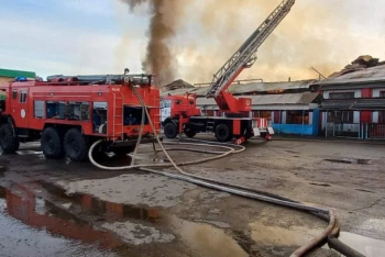 Фотография к новости: Рынок загорелся в Щучинске. Погиб один человек