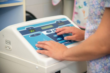 Фотография к новости: Семь научных и перинатальных центров РК получат современное реанимационное оборудование