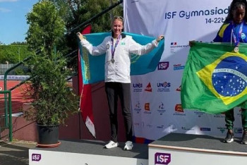 Фотография к новости: Дочь Ольги Рыпаковой завоевала "серебро" на Всемирной гимназиаде