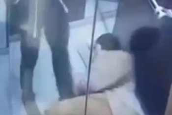 Фотография к новости: Сын правозащитницы жестоко избил жену в лифте в Нур-Султане