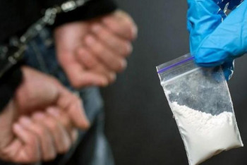 Фотография к новости: Полицейский торговал наркотиками из вещдоков в Актобе