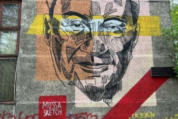 Фотография к новости: Муралы Шокана Валиханова и Динмухамеда Кунаева появились в Алматы