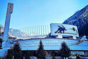 Фотография к новости: Каток "Медеу" впервые будет работать летом в Алматы