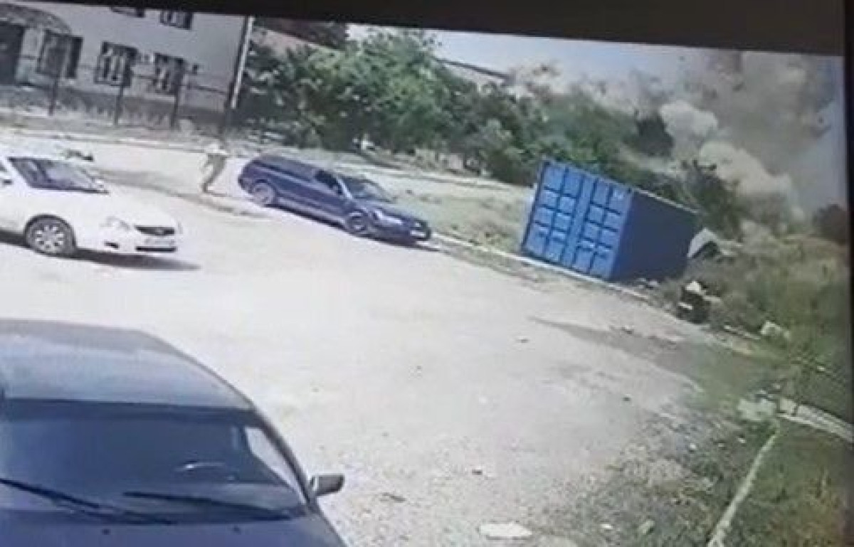 Момент взрыва зафиксировали уличные камеры наблюдения в Шымкенте