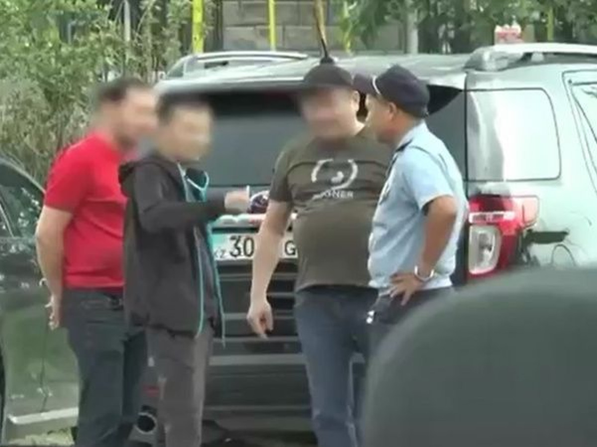 Задолжавшего более миллиона тенге алиментщика задержали в Алматы