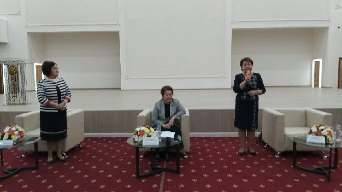 Руководители Нацкомиссии по делам женщин встретились с активистками Атырау