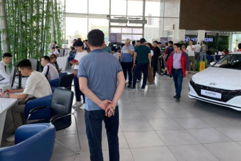 Фотография к новости: Автосалоны навязывают клиентам допоборудование. АЗРК начало проверку