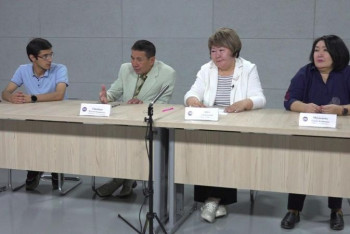 Фотография к новости: В Алматы наблюдатели начали подготовку к референдуму