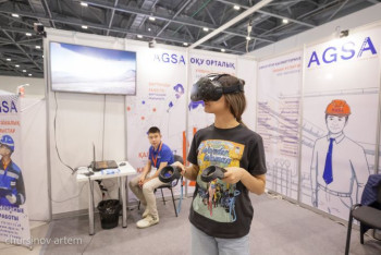 Фотография к новости: Виртуальный тренажёр ЧС и аппарат по медосмотру без врача. Какие ноу-хау представили в Нур-Султане