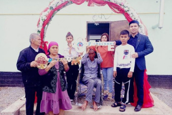 Фотография к новости: Волонтёры построили дом для двух семей в Кызылординской области