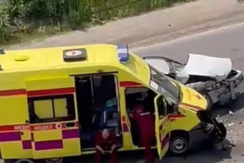 Фотография к новости: Иномарка протаранила машину скорой помощи в Усть-Каменогорске