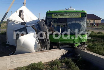 Фотография к новости: Автобус с пассажирами столкнулся с ГАЗелью в Атырау