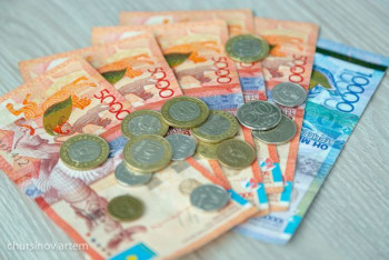 Фотография к новости: За месяц в четыре раза увеличился объём переводов из России в Казахстан