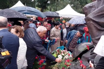 Фотография к новости: Жертв политических репрессий и голодомора вспоминают в Алматы