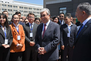 Фотография к новости: Токаев встретился со студентами и учёными КазНУ имени аль-Фараби