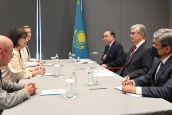 Фотография к новости: Токаев встретился с главой Миссии ООН по содействию Афганистану