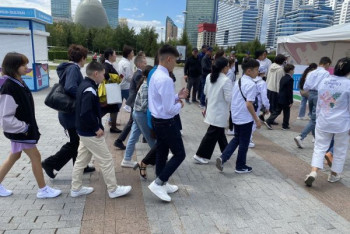 Фотография к новости: В Акорде детям из малообеспеченных семей подарили планшеты